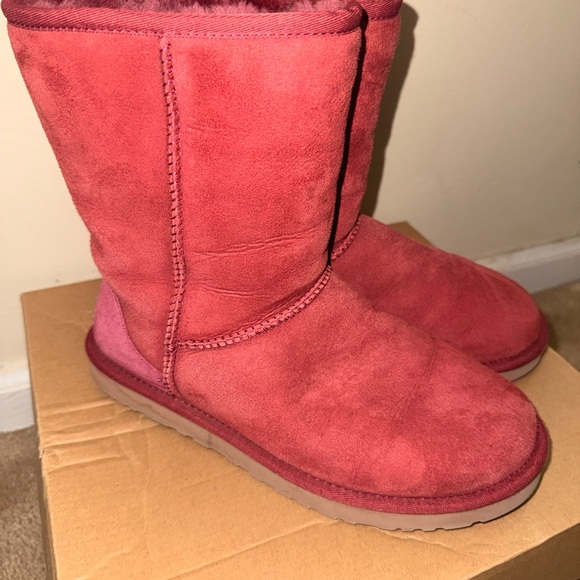 UGG Classic Short Raspberry Boots - Picture 3 of 4